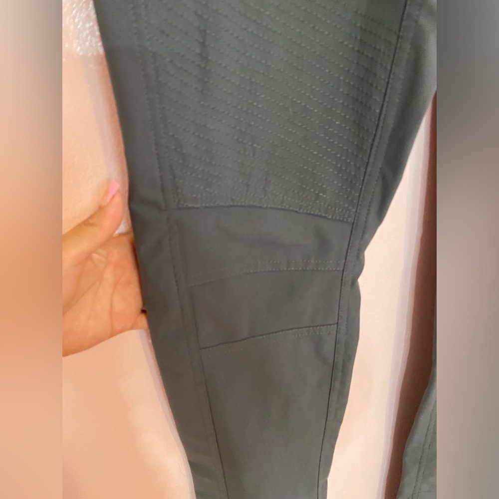 Lululemon pants - Picture 8 of 10